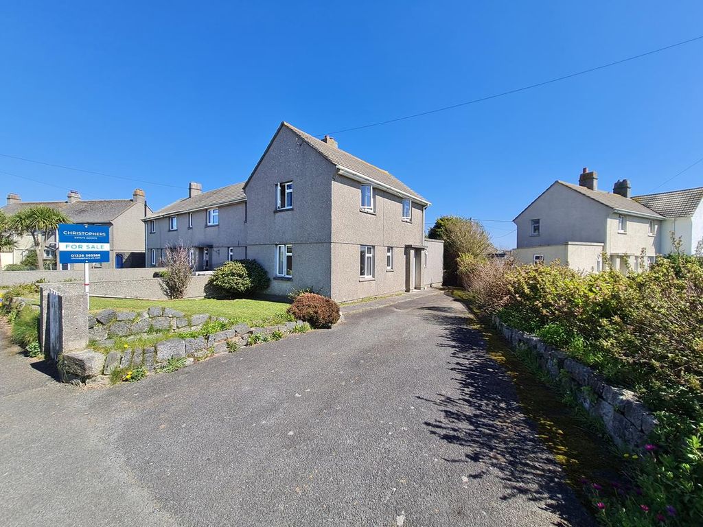 2 bed end terrace house for sale in Clifden Close, Mullion, Helston TR12, £259,950
