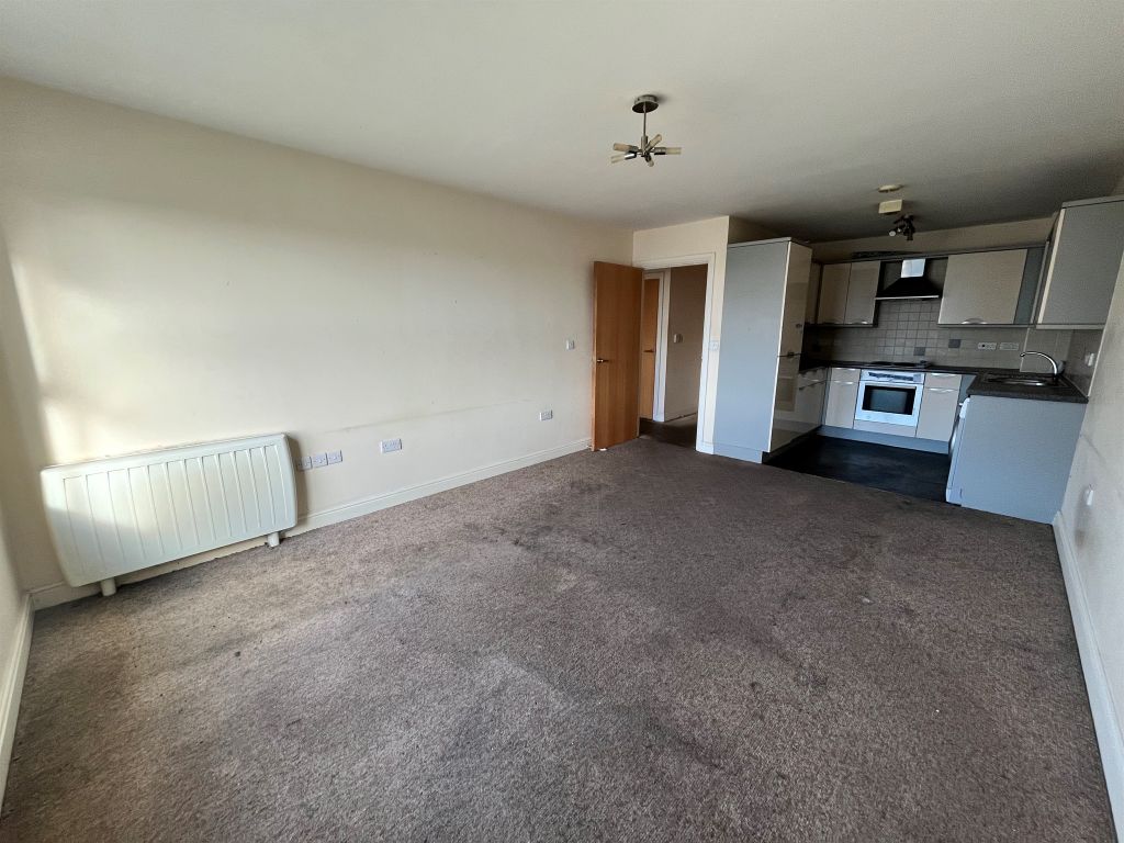 1 bed penthouse for sale in Riverside Drive, Lincoln LN5, £75,000