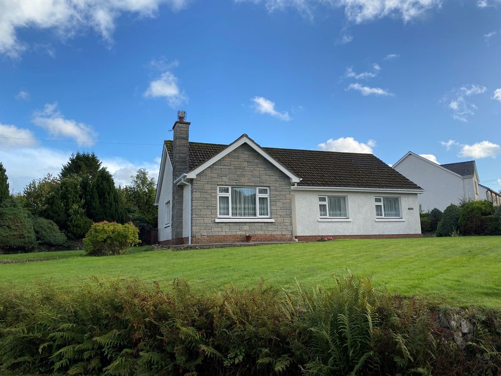3 bed detached bungalow for sale in Felinfach, Lampeter SA48, £315,000
