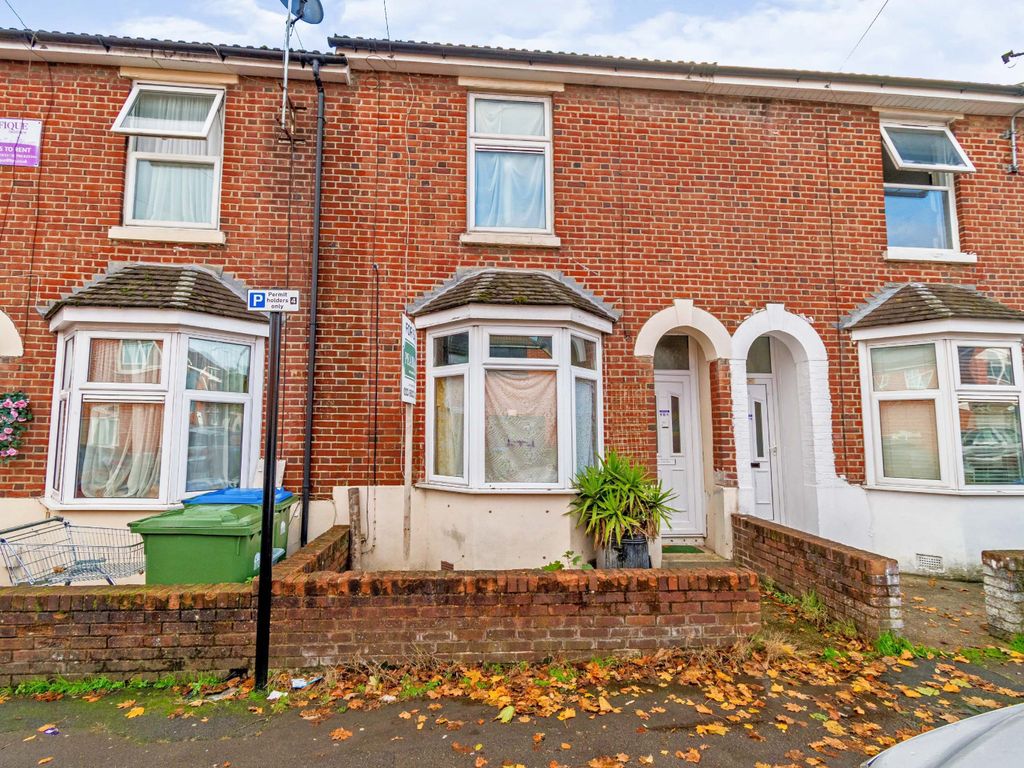 2 bed terraced house for sale in Lyon Street, Southampton SO14, £220,000