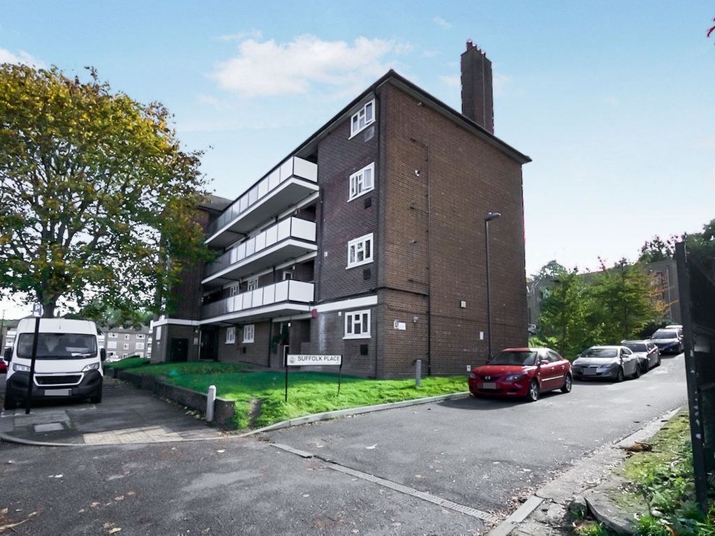 1 bed flat for sale in Commonwealth Way, London SE2, £208,000