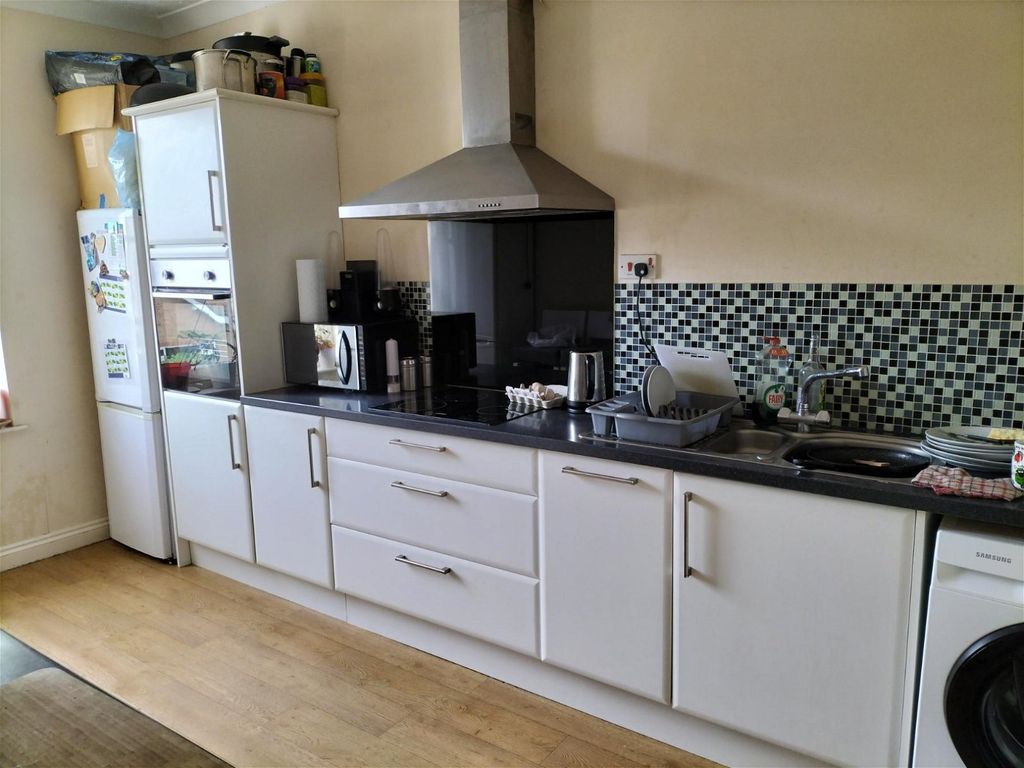 1 bed flat for sale in Station Street, Swaffham PE37, £60,000