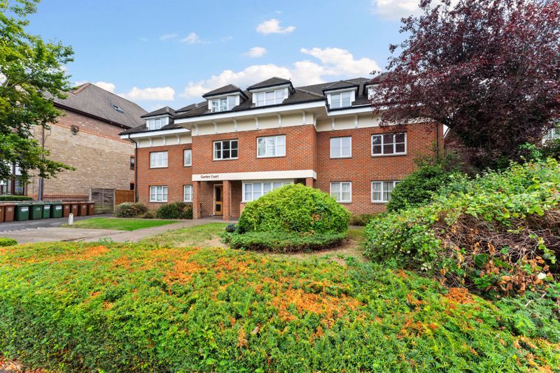 2 bed flat for sale in Grange Road, Sutton SM2, £340,000