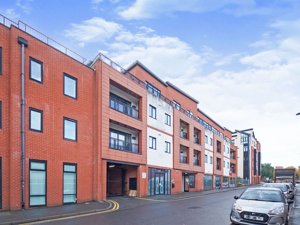 2 bed flat for sale in Clement Street, Birmingham B1, £230,000
