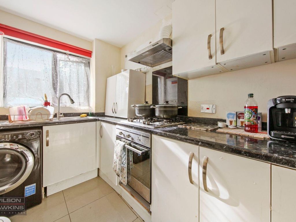 3 bed flat for sale in Brewery Close, Sudbury, Wembley HA0, £335,000