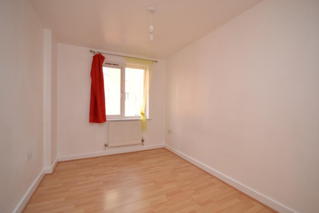 2 bed flat for sale in John Dyde Close, Bishops Stortford CM23, £265,000