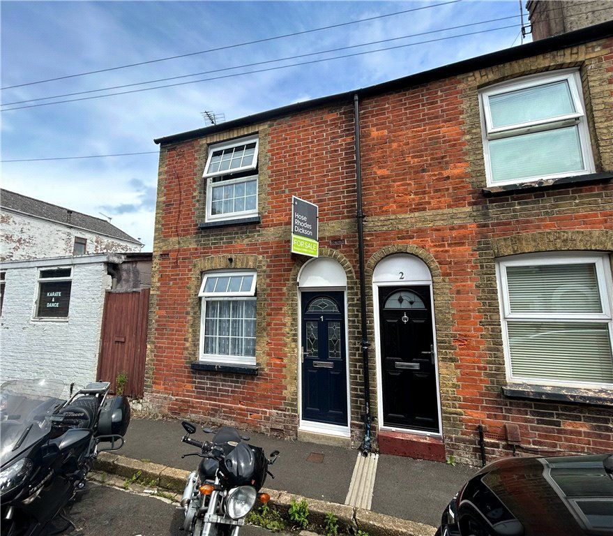 2 bed end terrace house for sale in Portland Street, Newport, Isle Of Wight PO30, £170,000