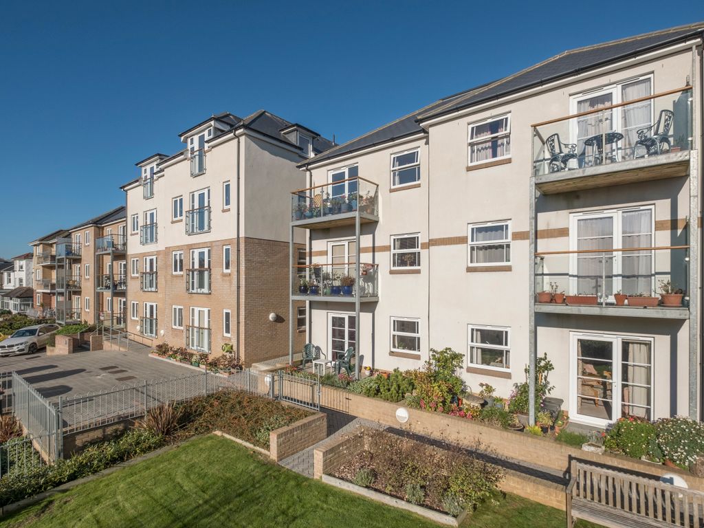 1 bed flat for sale in Hope Road, Shanklin PO37, £115,000
