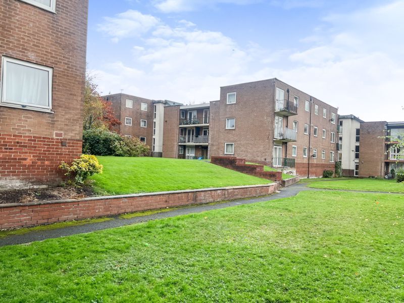 1 bed flat for sale in Hill View Court, Astley Bridge, Bolton BL1, £65,000