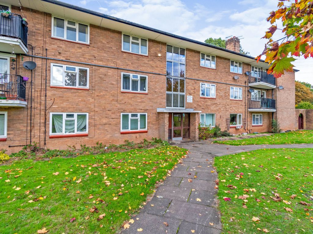 1 bed flat for sale in Woodhouse Road North, Wolverhampton WV6, £110,000