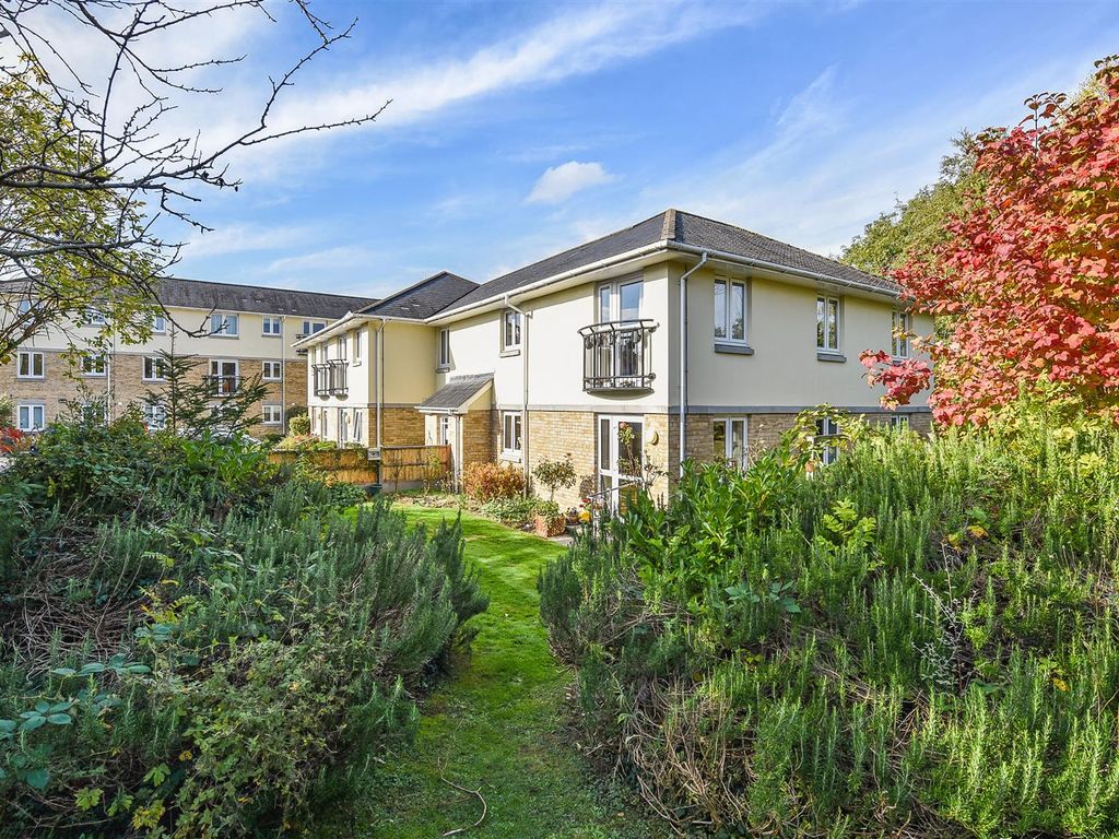 1 bed flat for sale in Old Winton Road, Andover SP10, £120,000