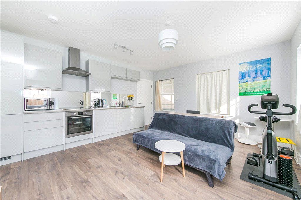 1 bed flat for sale in Church Walk, Colchester, Essex CO1, £150,000