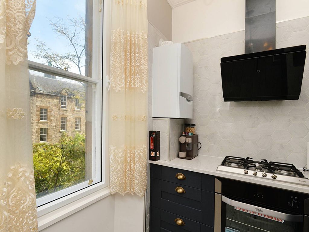 2 bed flat for sale in Blackfriars Street, Edinburgh EH1, £275,000