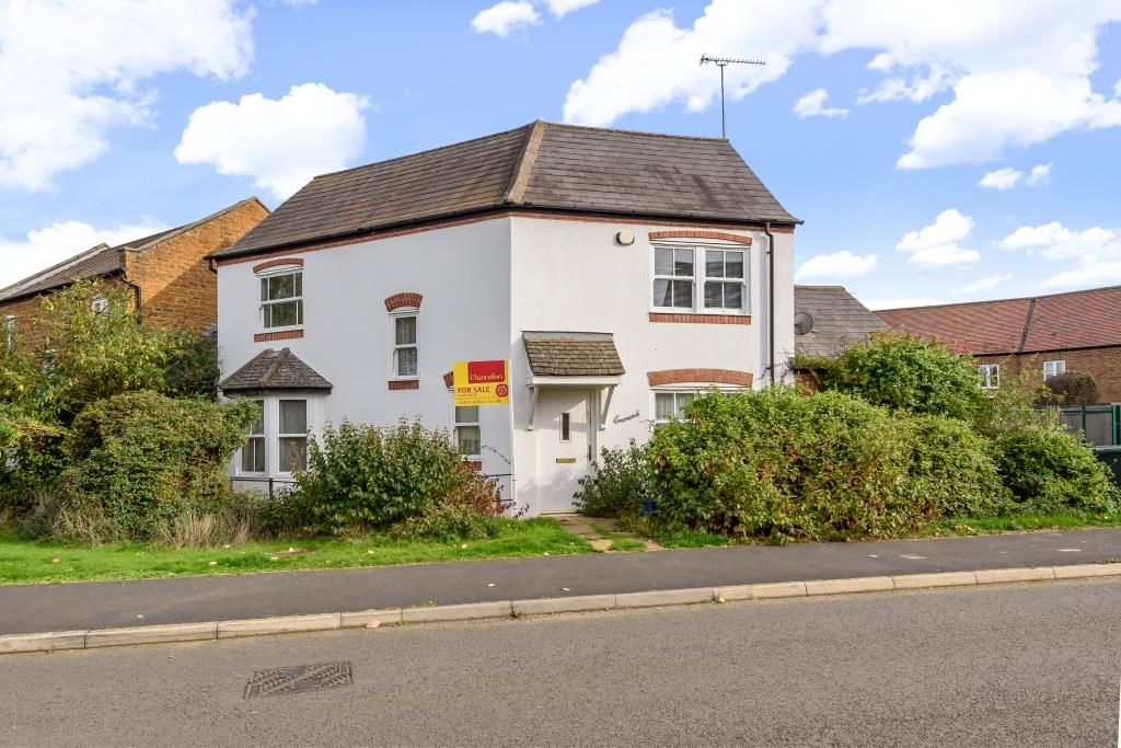 3 bed detached house for sale in Banbury, Oxfordshire OX16, £250,000