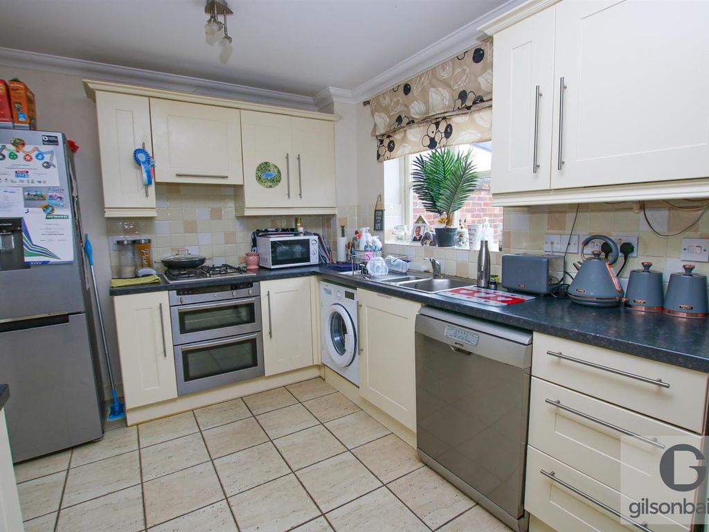 3 bed town house for sale in Bromedale Avenue, Mulbarton, Norwich NR14, £275,000
