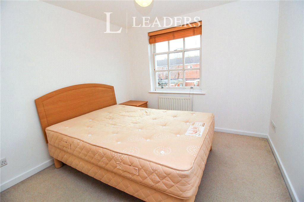 2 bed flat for sale in Station Road, Kenilworth CV8, £160,000