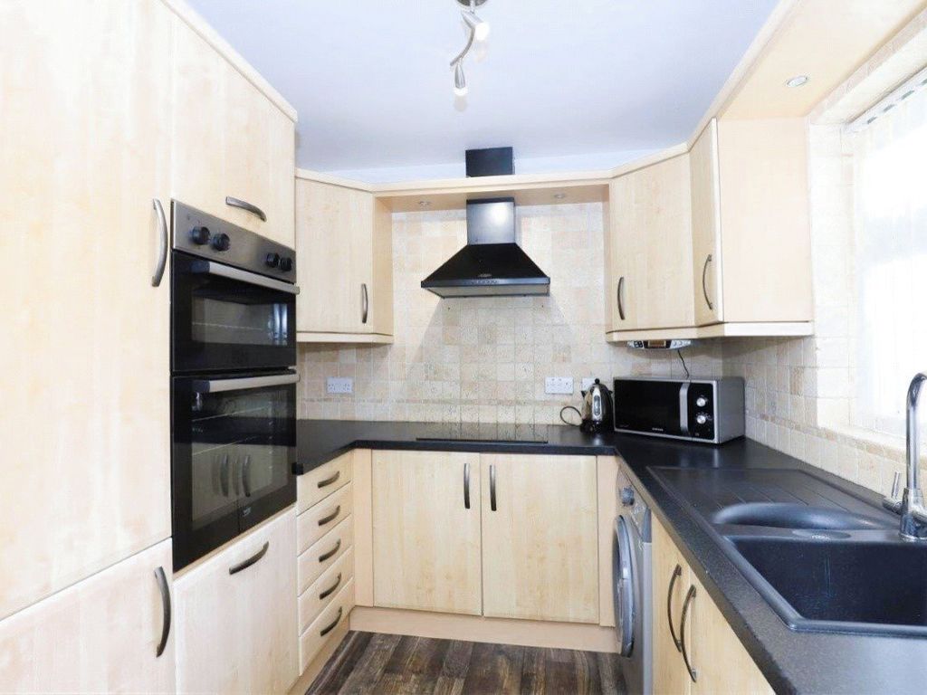 2 bed flat for sale in Cypress Avenue, Sheffield S8, £125,000