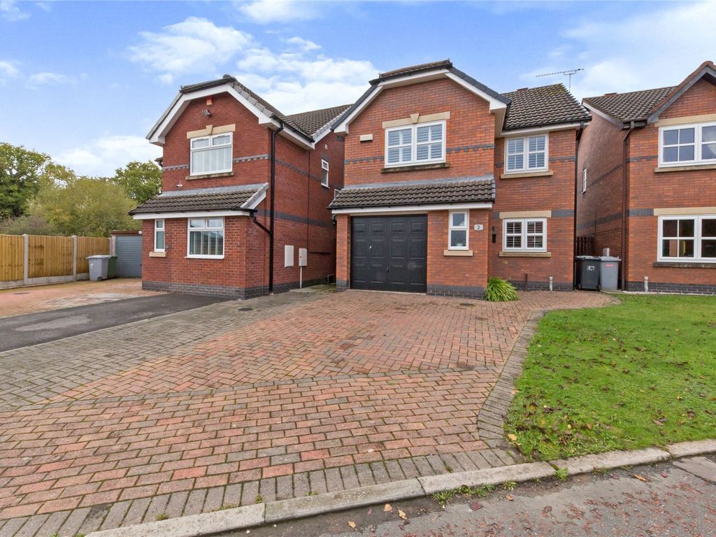 4 bed detached house for sale in Glendale Close, Wistaston, Crewe, Cheshire CW2, £270,000