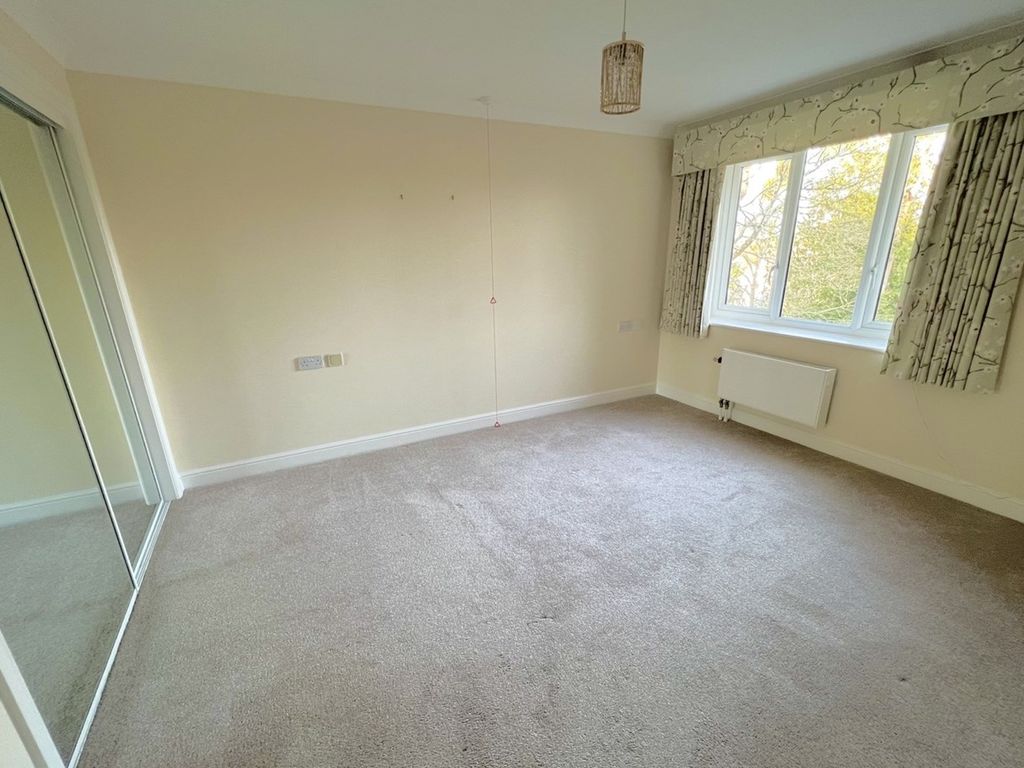 1 bed flat for sale in 37 Lindsay Road, Poole BH13, £170,000
