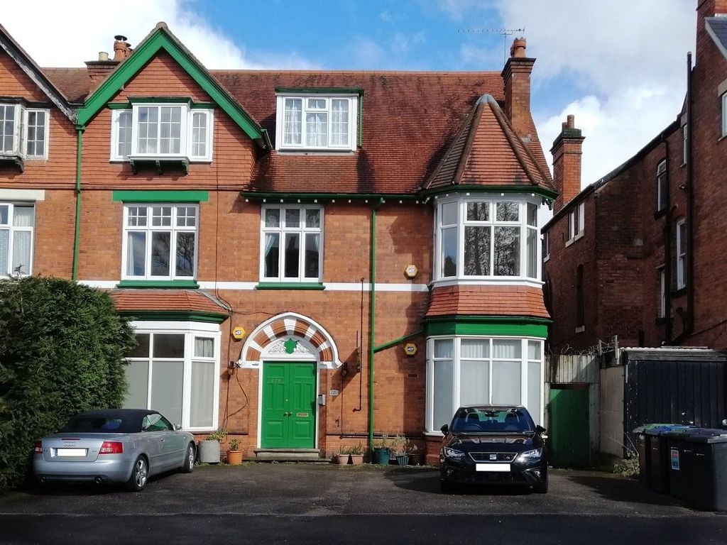 1 bed flat for sale in Yardley Wood Road, Birmingham B13, £150,000