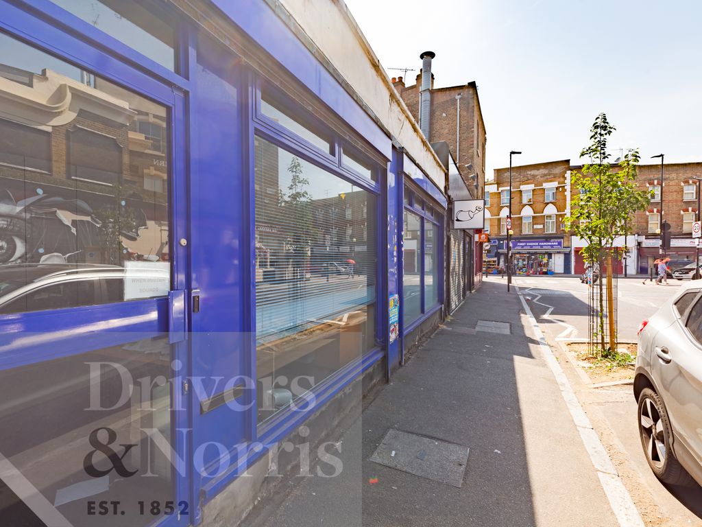 Retail premises for sale in Mountgrove Road, London N5, £299,000