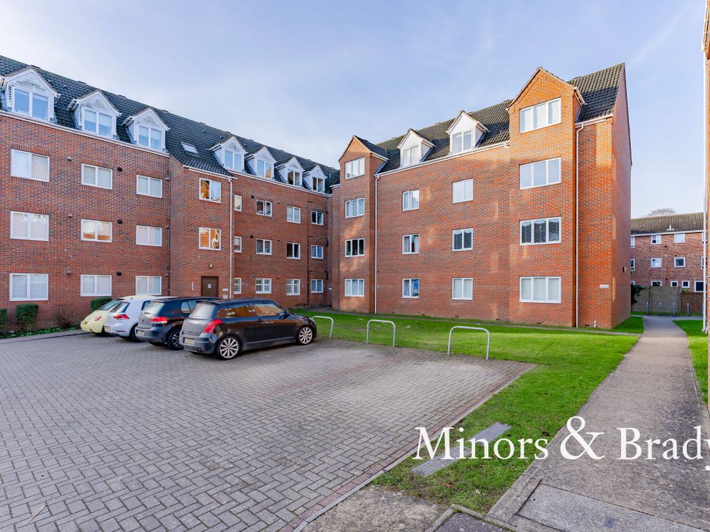 2 bed flat for sale in The Erins, Norwich NR3, £120,000