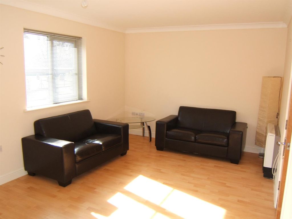2 bed flat for sale in Lantern Court, Hall Lane, Manchester M23, £125,000