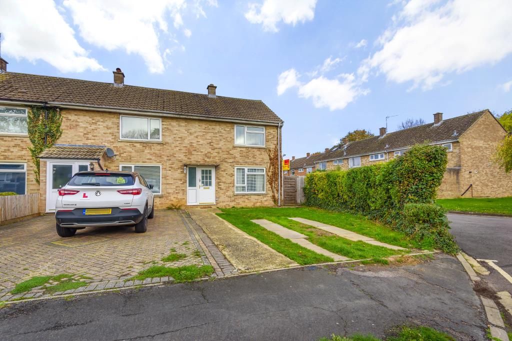 2 bed end terrace house for sale in Bicester, Oxfordshire OX26, £280,000