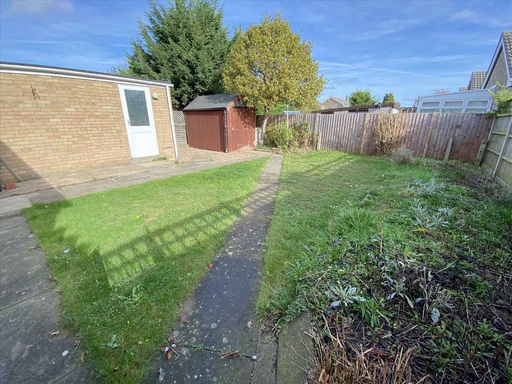 2 bed bungalow for sale in Mark Avenue, Sleaford NG34, £180,000