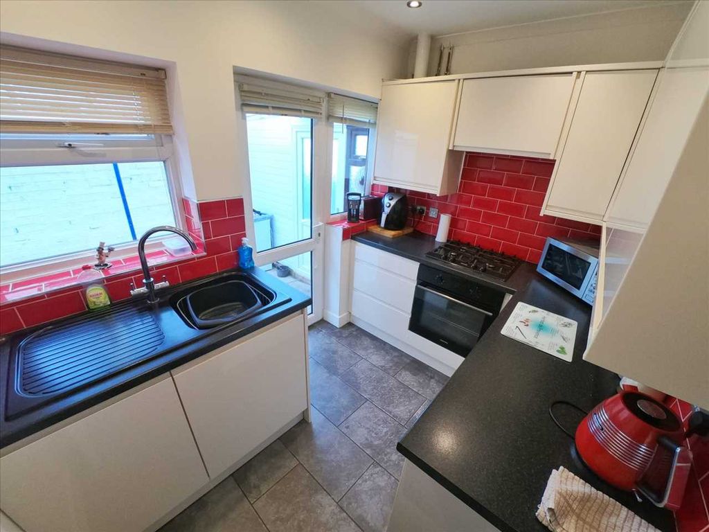 2 bed bungalow for sale in Walford Drive, Solihull B92, £280,000