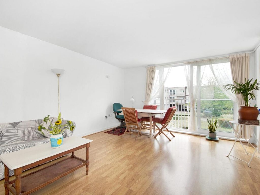 1 bed flat for sale in Borland Road, Peckham, London SE15, £325,000