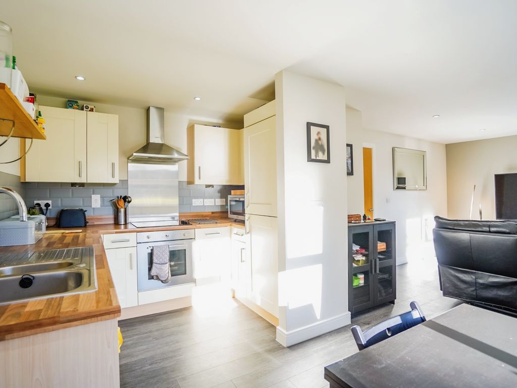 2 bed flat for sale in The Wharf, Leighton Buzzard LU7, £237,500