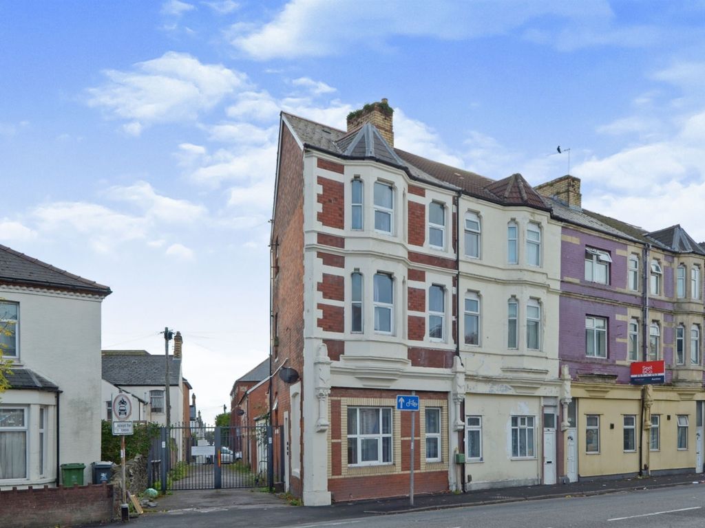 3 bed end terrace house for sale in Penarth Road, Cardiff CF11, £260,000