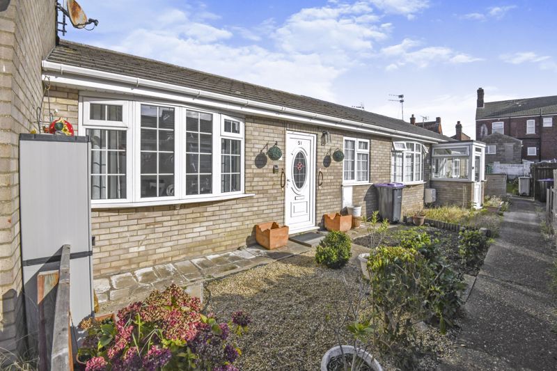 2 bed bungalow for sale in Langton Court, Skegness PE25, £85,000