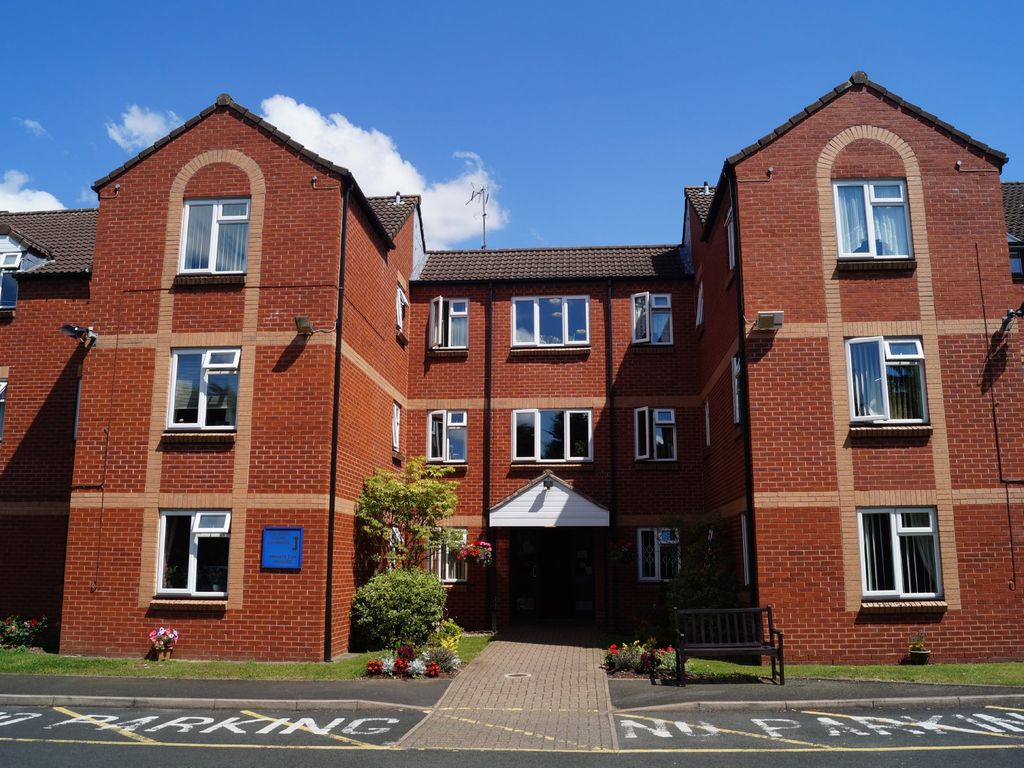 2 bed flat for sale in Oak Tree Court, Pembroke Way, Hall Green B28, £87,500