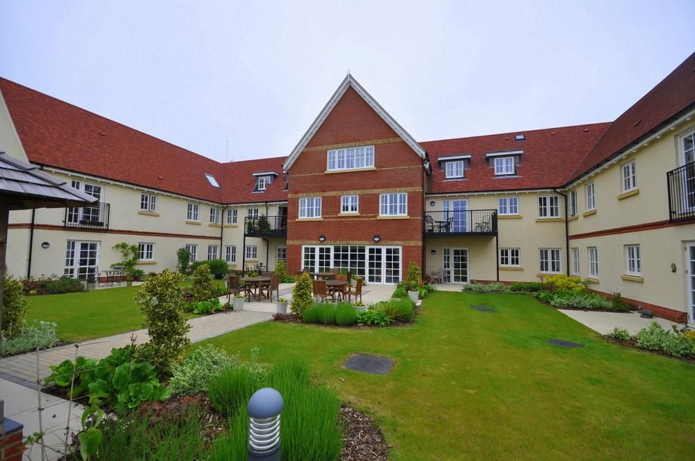 1 bed flat for sale in Cornmantle Court, Ringwood BH24, £175,000