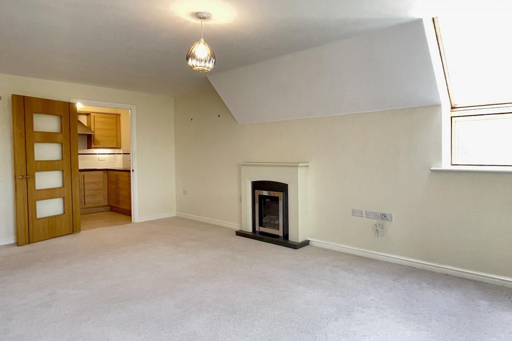 1 bed flat for sale in Cornmantle Court, Ringwood BH24, £175,000
