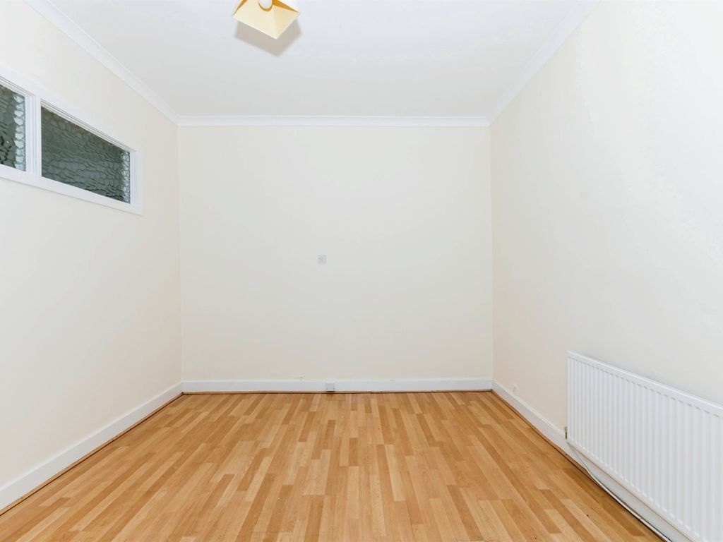 1 bed flat for sale in Wilson Street, Alexandria G83, £55,000