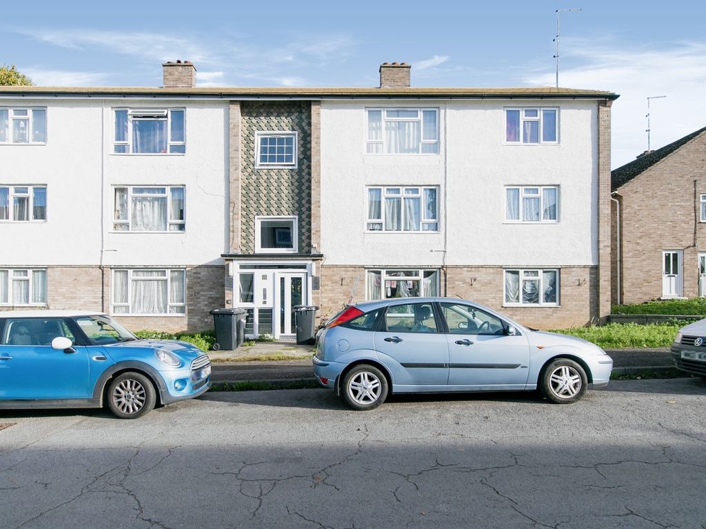 2 bed flat for sale in Cavendish Way, Sudbury CO10, £140,000