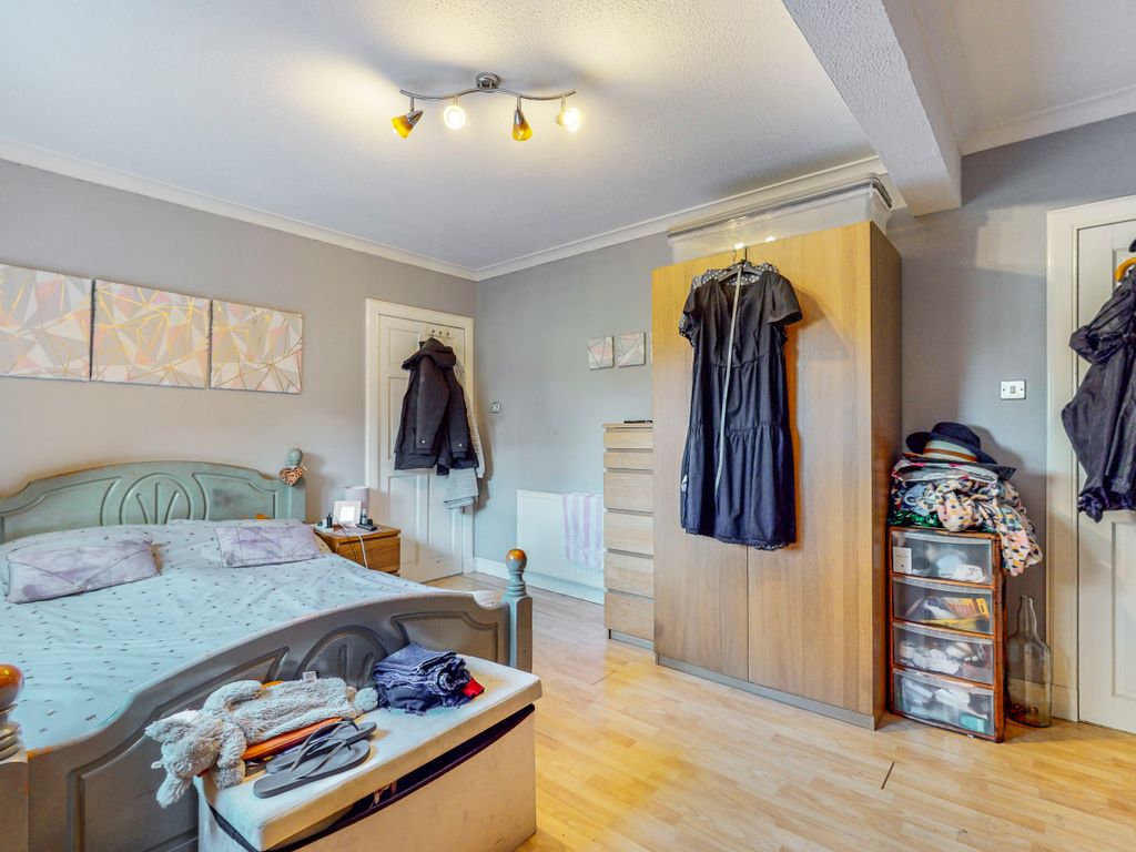 2 bed flat for sale in New Street, Kilmarnock KA1, £65,000