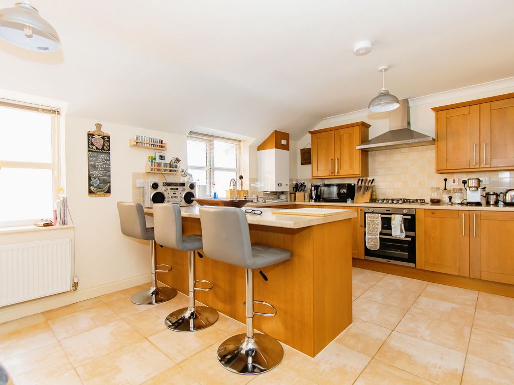 2 bed flat for sale in Long Street, Williton, Taunton TA4, £180,000