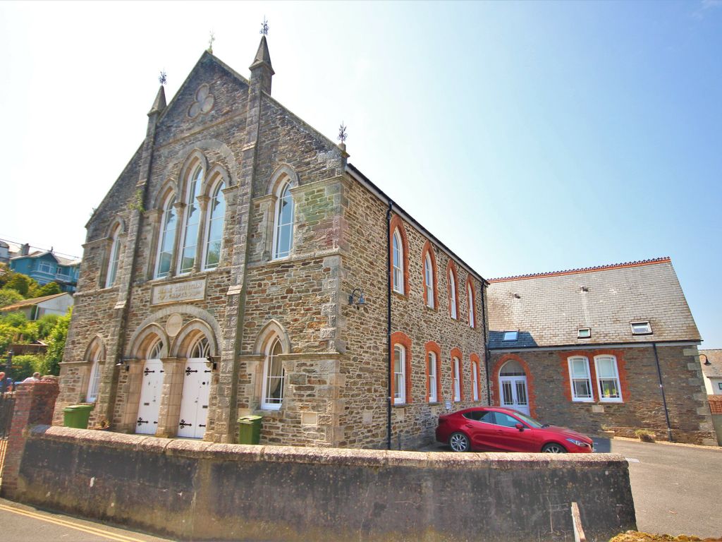 2 bed flat for sale in Valley Road, Mevagissey, St. Austell PL26, £315,000