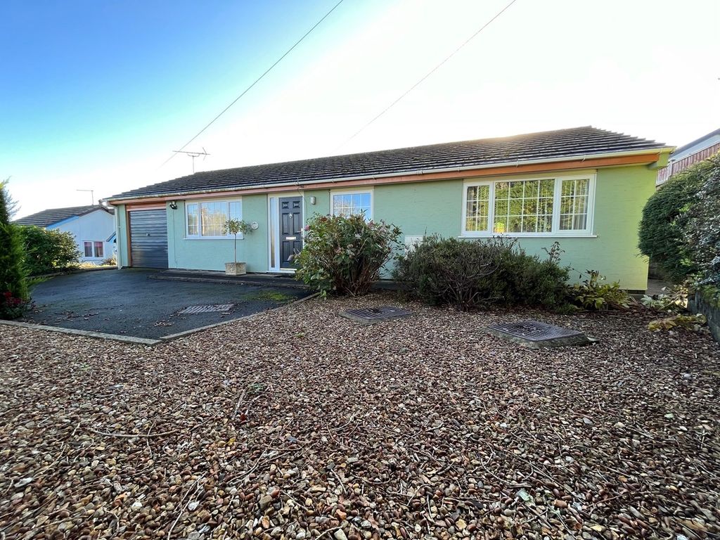 3 bed detached bungalow for sale in Cilcennin, Lampeter SA48, £245,000