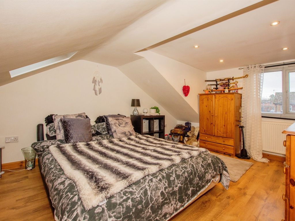 4 bed terraced house for sale in Brynheulog, Pentwyn, Cardiff CF23, £220,000