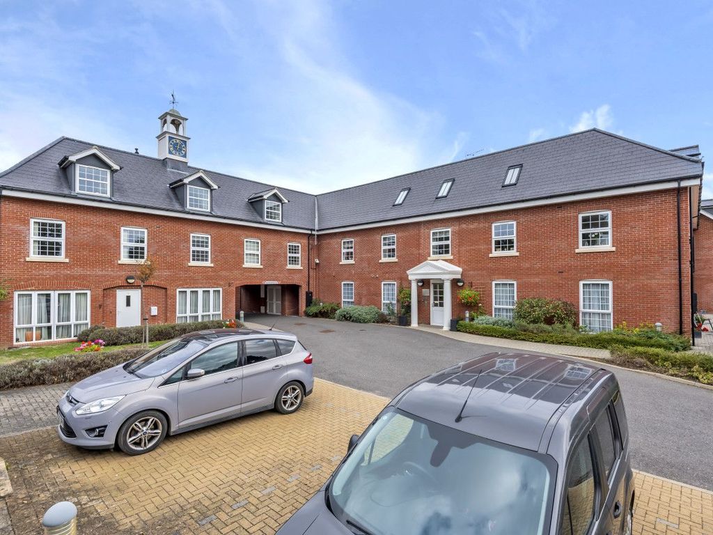 1 bed flat for sale in Maynard House, Great Easton, Moat House, Essex CM6, £290,000