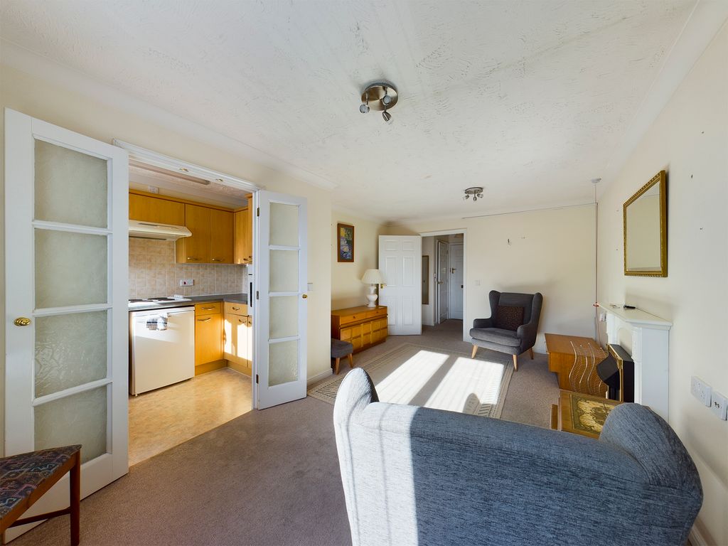 1 bed flat for sale in Union Lane, Chesterton, Cambridge CB4, £130,000