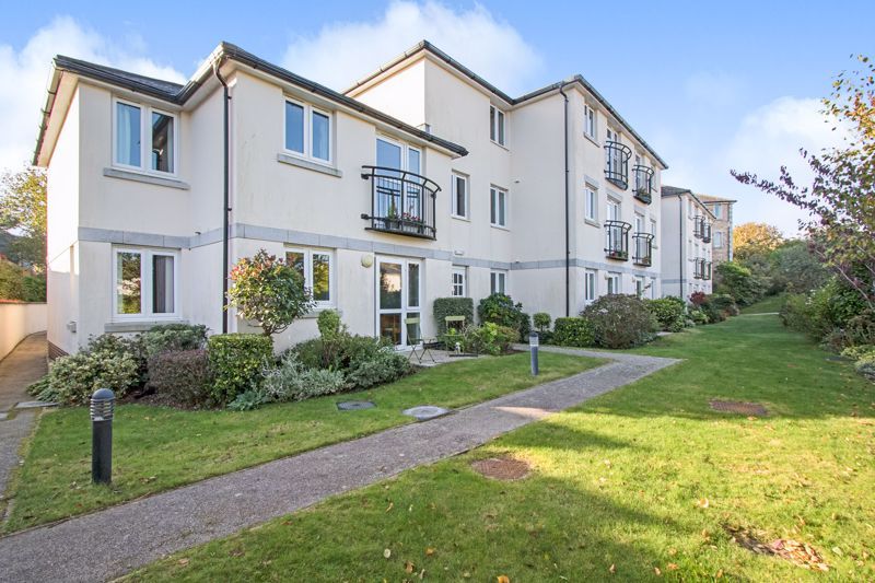 1 bed flat for sale in Carn Brea Court, Camborne TR14, £135,000