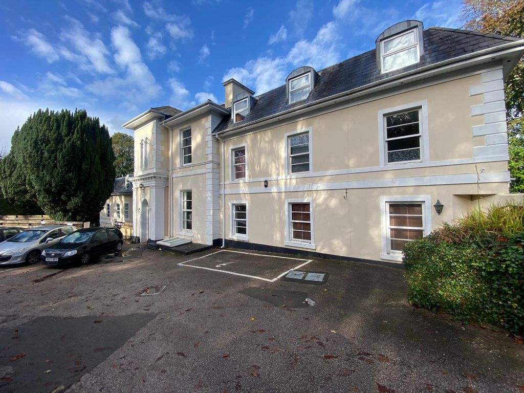 2 bed flat for sale in Higher Erith Road, Torquay TQ1, £110,000