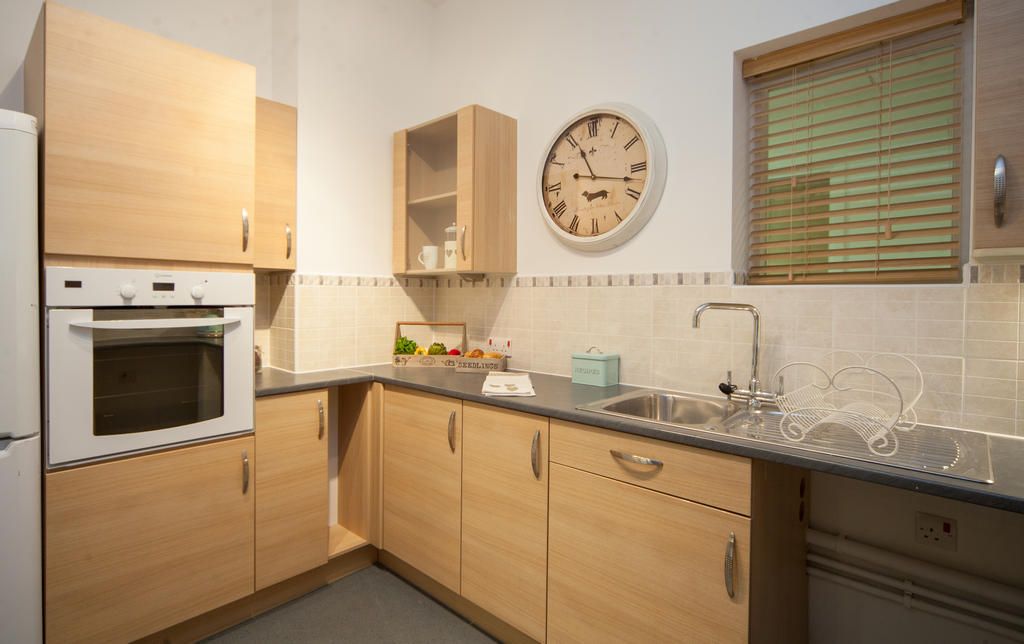 2 bed flat for sale in Spath Lane, Handforth, Wilmslow SK9, £175,000
