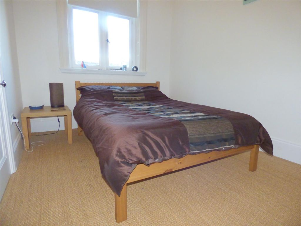 2 bed flat for sale in Brockhampton Park, Brockhampton, Cheltenham GL54, £260,000